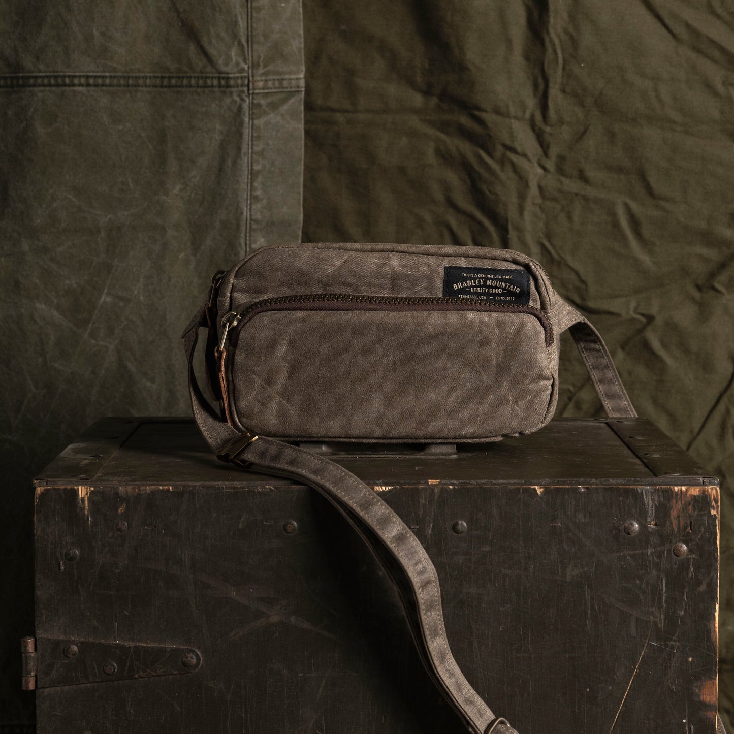 Pointer Crossbody Bag - Oak