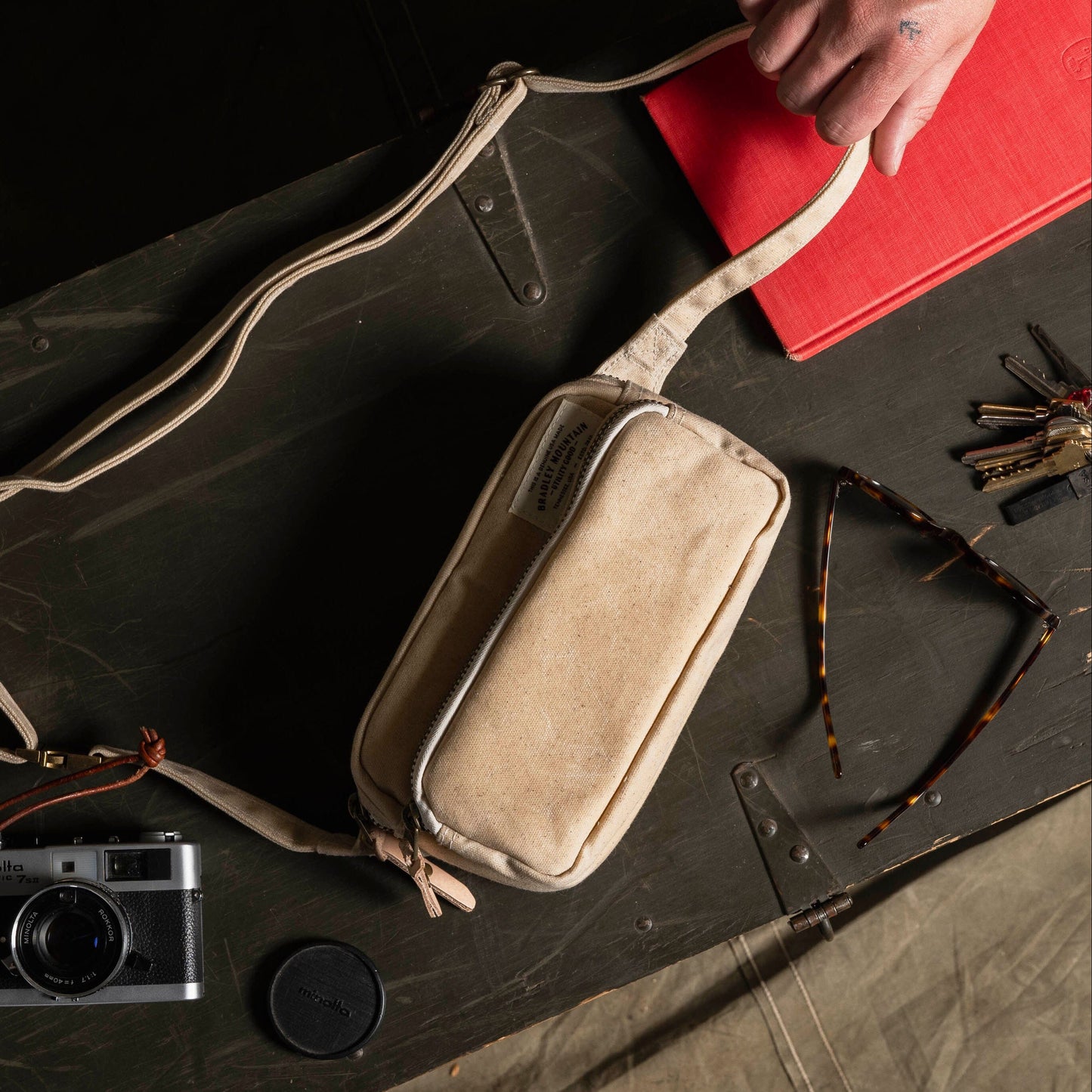 Pointer Crossbody Bag - Oatmeal