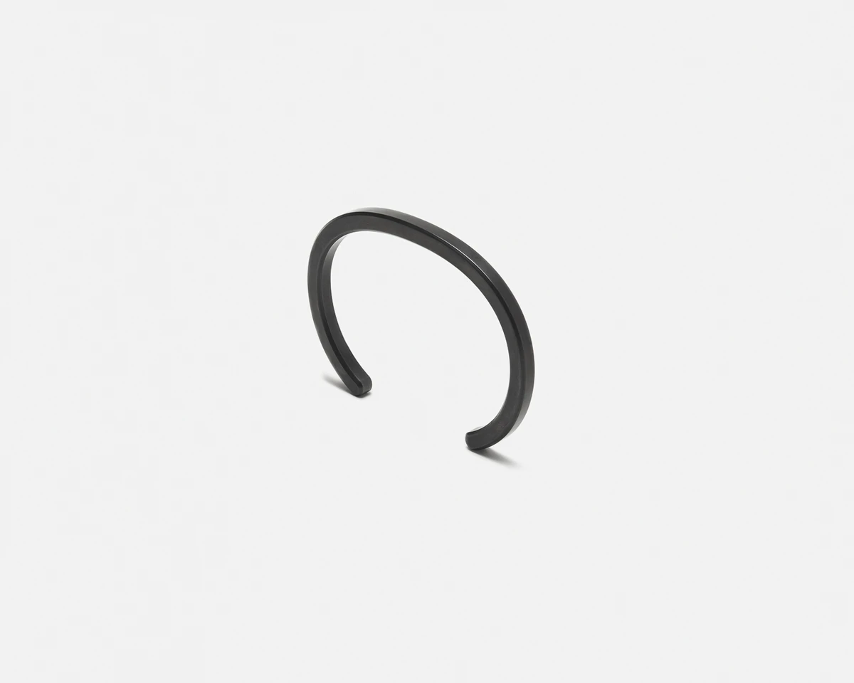 Radial Cuff | Carbon Black | Craighill
