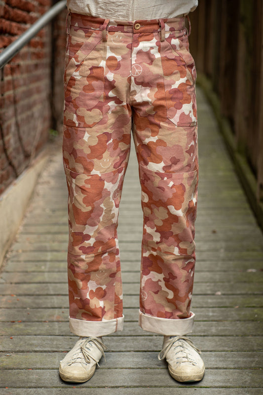 Indi + Ash Issac Pant - Organic Cotton Canvas Desert Cloud Camo Mango Husk