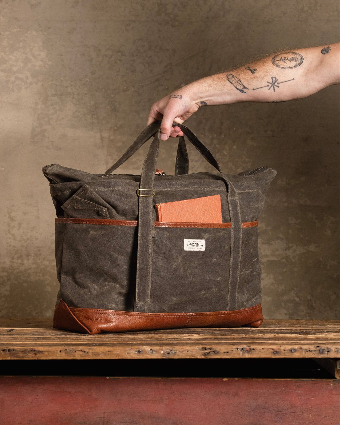 Charter Zipper Tote - Field Tan