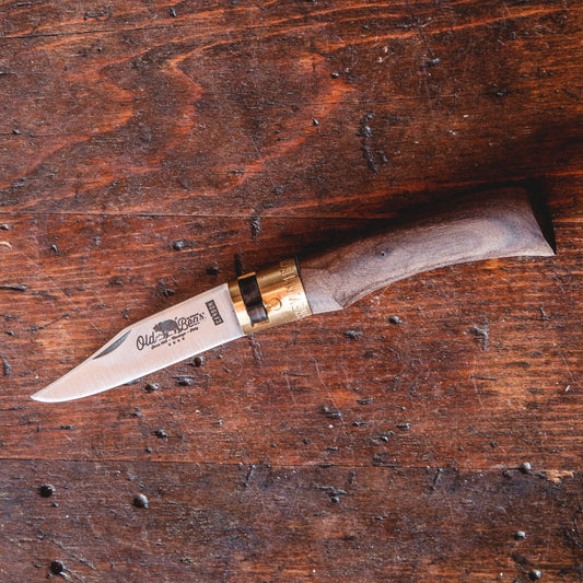 Old Bear Carbon Walnut Knife