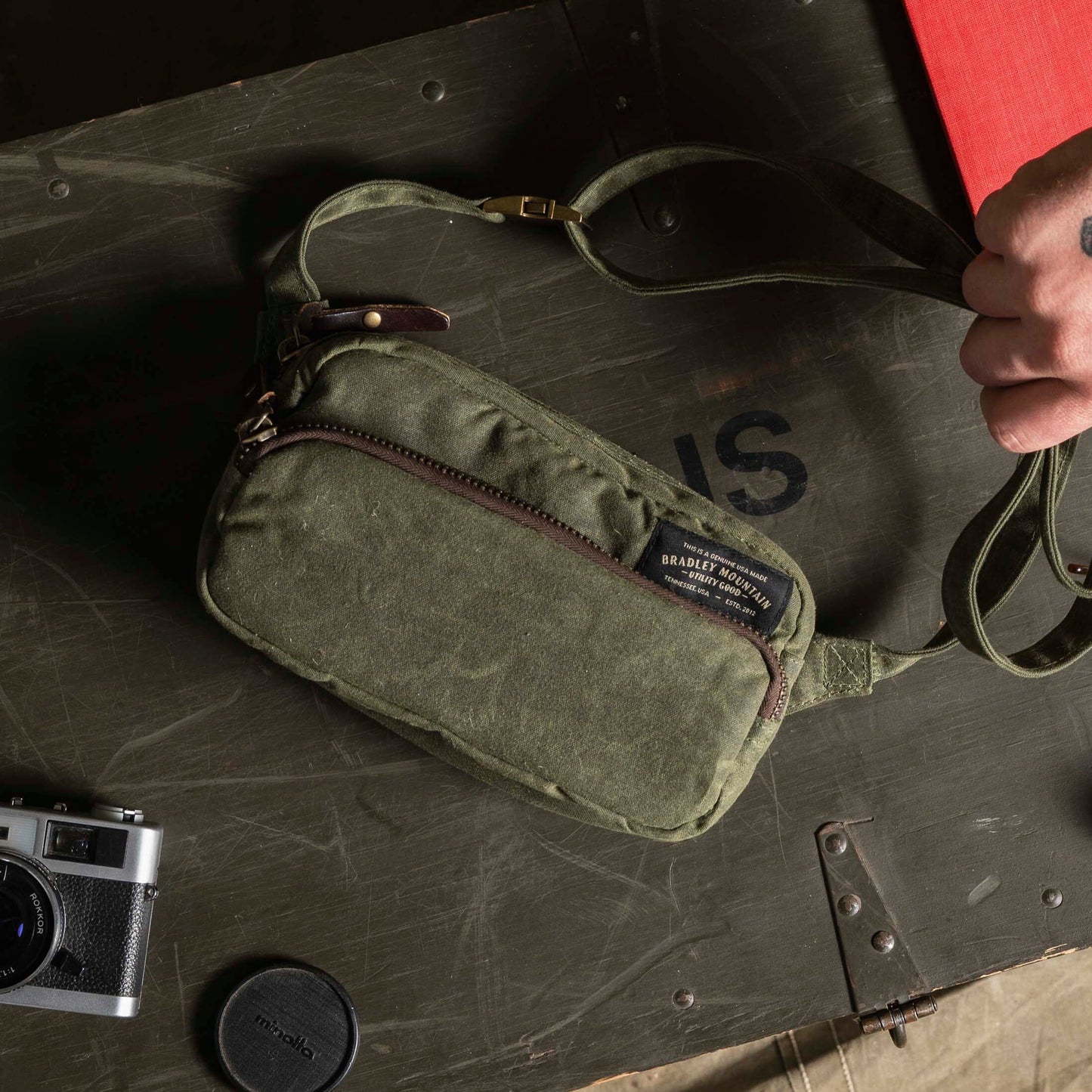 Pointer Crossbody Bag - Forest