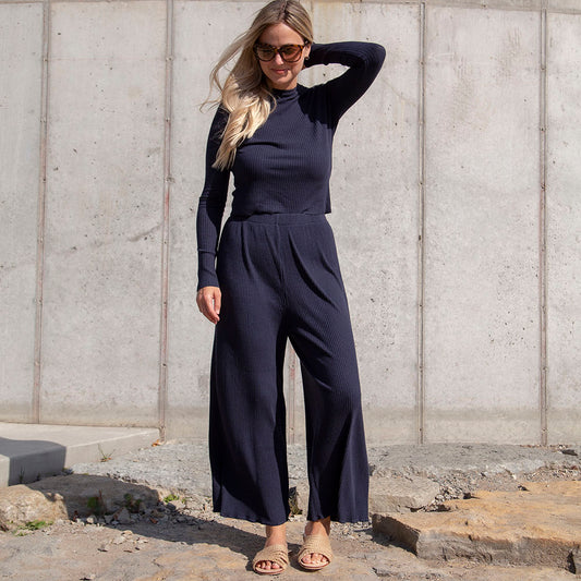 Cropped Long Sleeve Top